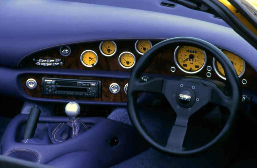 Панель приборов TVR Chimaera 1992 года  (фото 9 из 17)